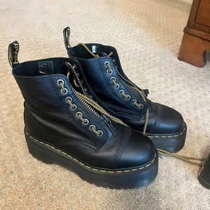 DR. MARTEN Sinclair Max Pisa Leather Platform Boots - Black